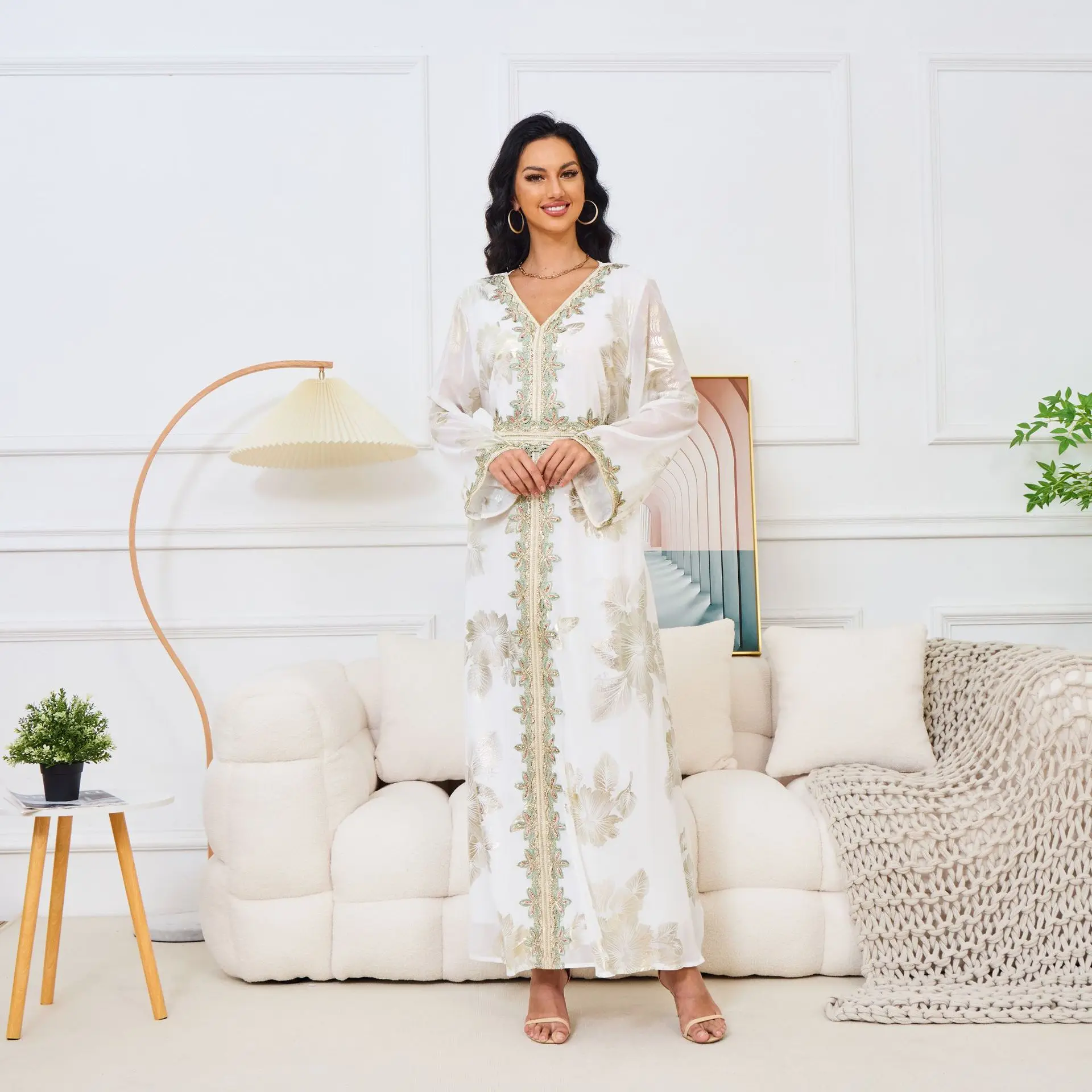 

Весна 2024, Новая внешняя торговля, модное женское платье с горячим тиснением, мусульманское арабское платье, халат Ближнего Востока Дубая