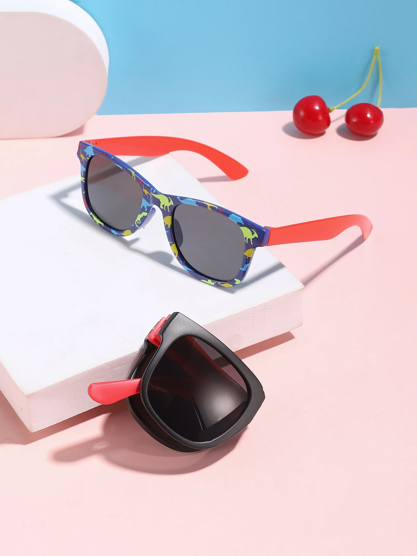 2 Pieces Boys & Girls 3-8 Years Old Acrylic Cute Cartoon Rectangle & Foldable Square Frame Fashion Glasses for Vacation, Travel