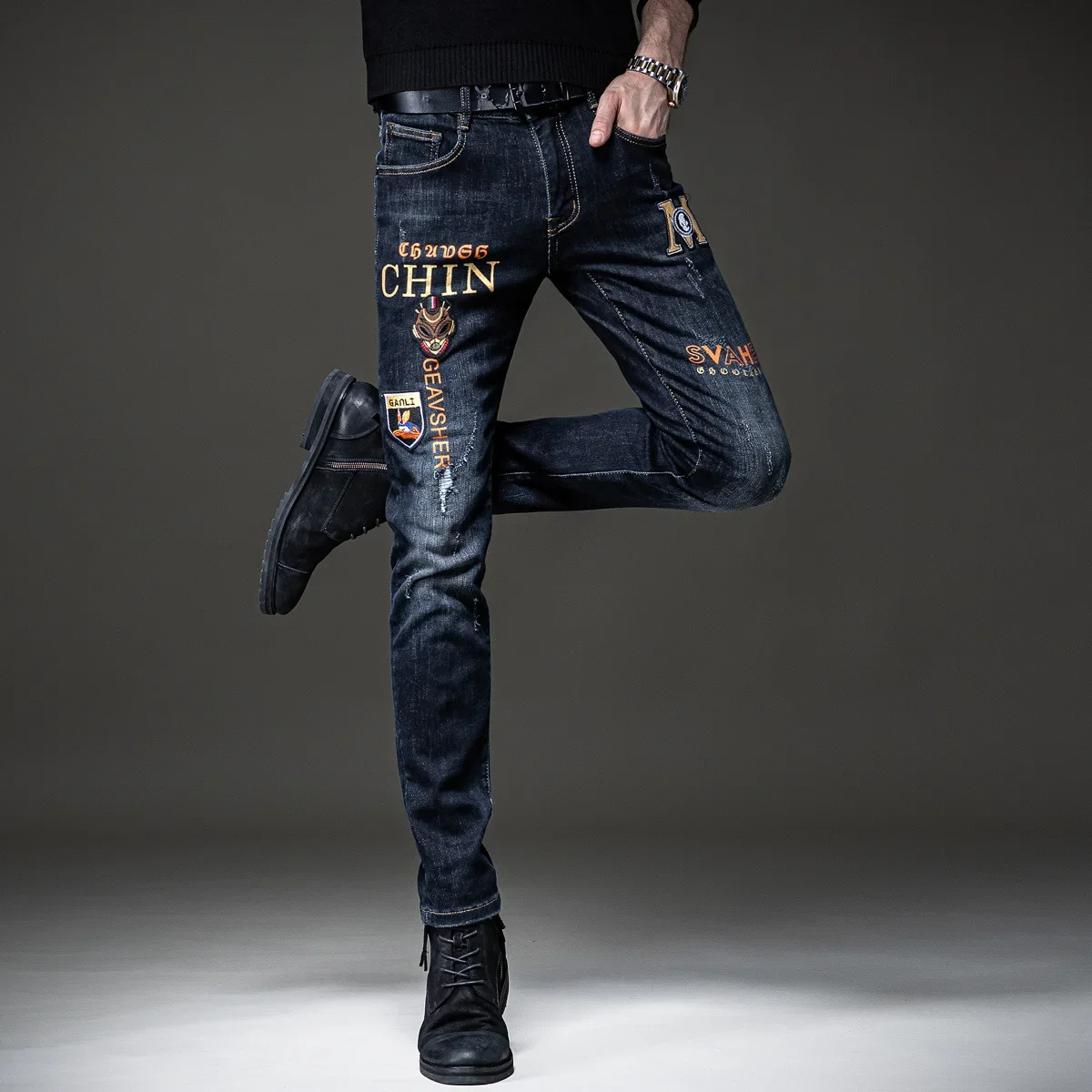 High-end 2024 Fashion brand embroidered hole men's pencil jeans Slim-fit small-foot casual pants Men's stretch teenager trousers 5