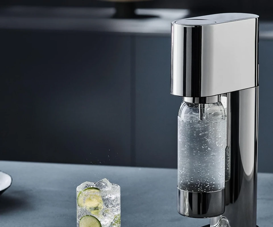 Sparkling Water Maker Kit with CO2 Carbonating Bottles