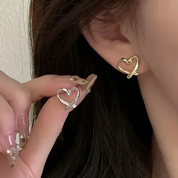 여성용 불규칙 하트 이어 클립, 피어싱 없는 실리콘 귀걸이, 유행 소녀 연회 보석 선물, 도매 패션