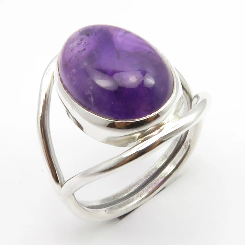 

Semi-precious Stone Purple Ring Size 6 17 mm 3.9 Grams