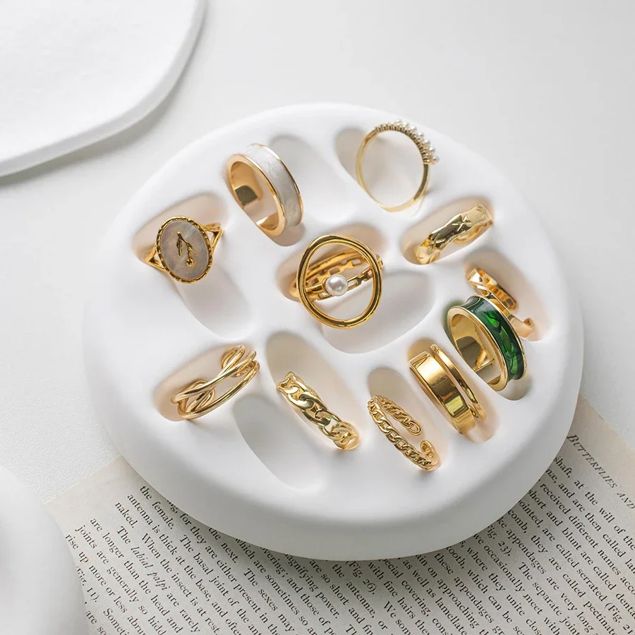 Gypsum white ring display stand holder ,Jewelry organizer props . couple ring display holders case , creative earrings box