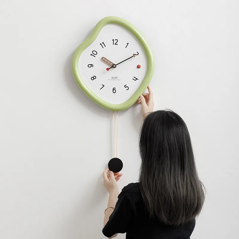 모던 미니멀리스트 거실 식당 분위기 크리에이티브 크림 스타일 벽시계