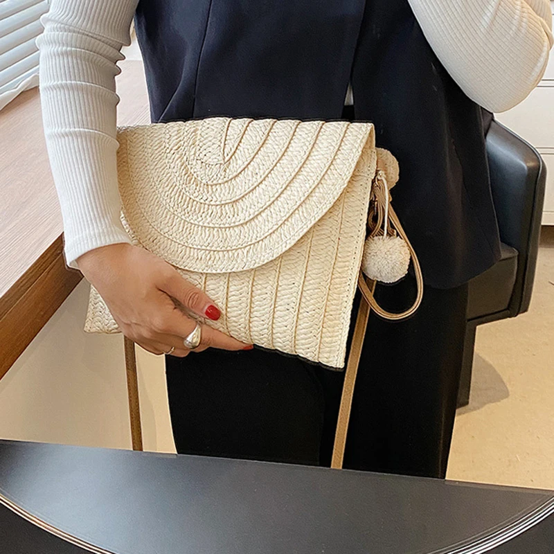 Handmade Straw Beach Shoulder Crossbody Bag Girls Envelope Woven Summer Small Hair Ball Cluth