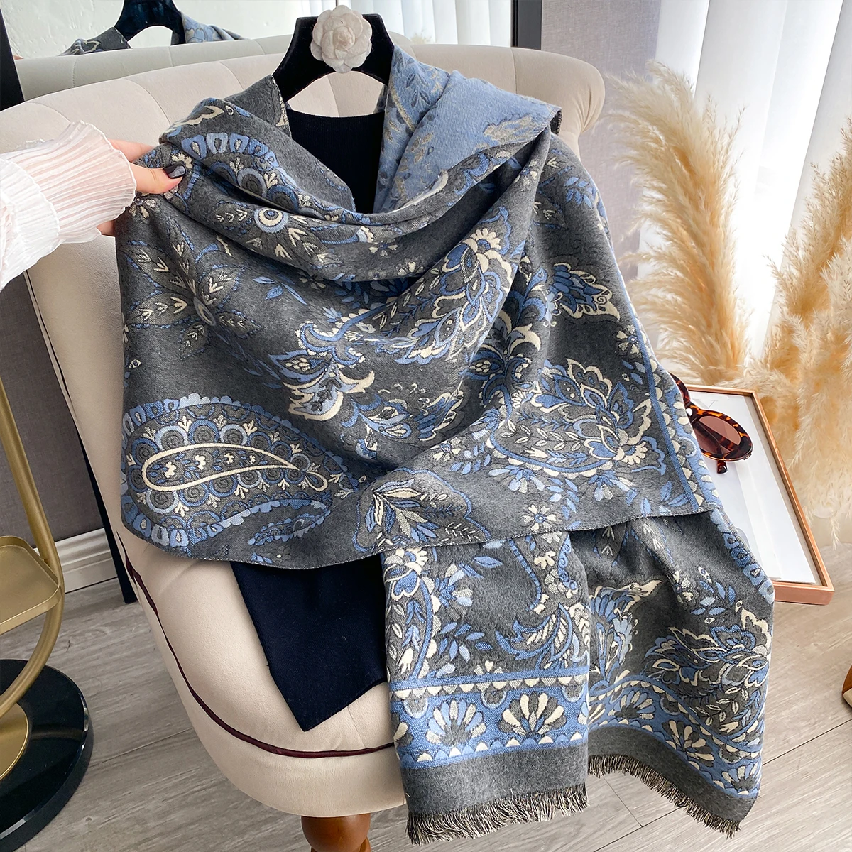 New Fashion Brand Flowers Scarf Women Warmer Winter Pashmina National Style Scarves Shawls Female Thick Blanket Wraps Foulard