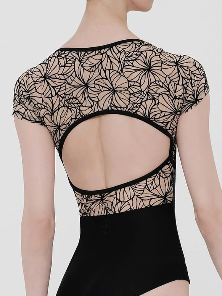 Рисунок 6 - Колготки, одежда для балетных тренировок