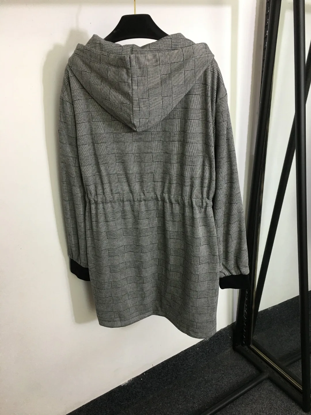 

2023 New Drawstring Waist Chain Hood Dog Teeth Loose Sleeve Dress