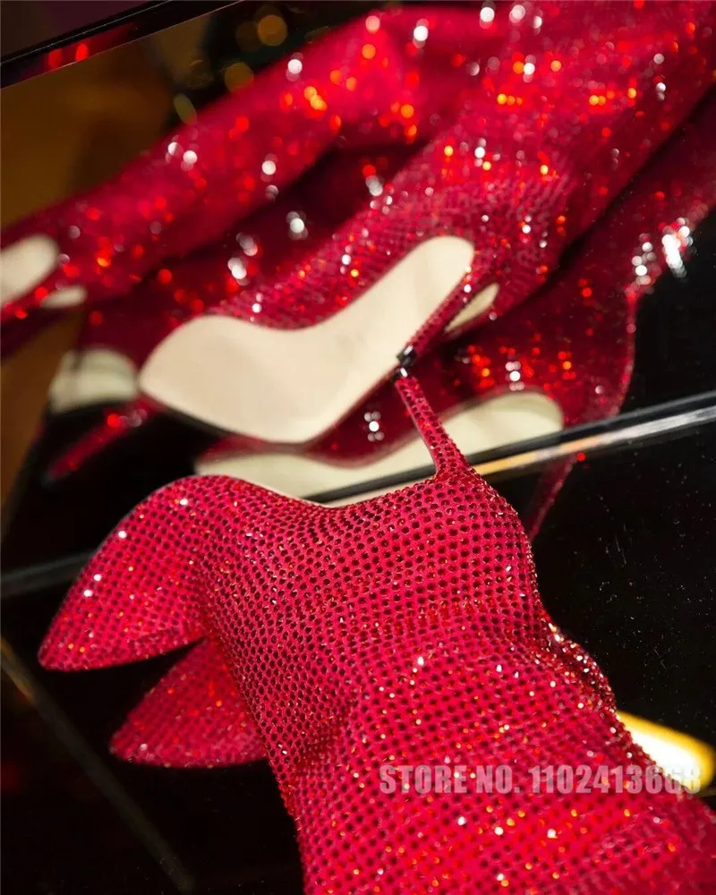 

Женские сапоги до колена с острым носком, разные цвета