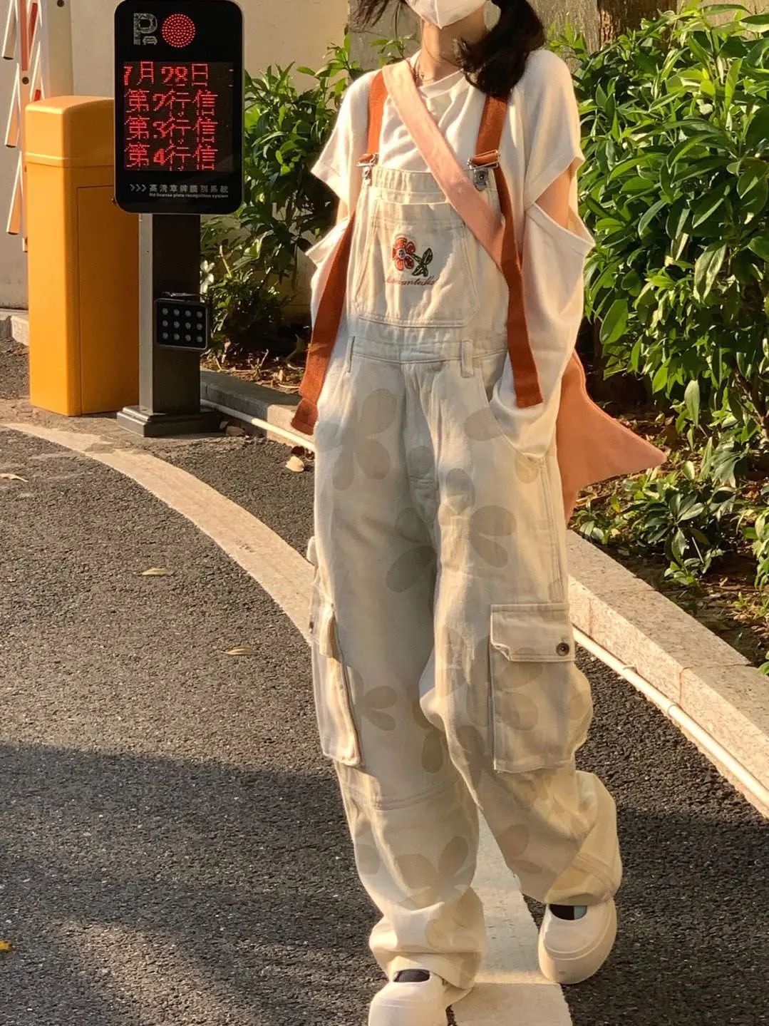 New French platycodon fufu design work overalls for women 2024 new small spring straight denim overalls Harajuku pantalones y2k