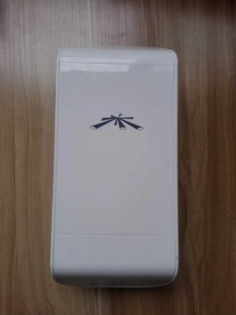 

Подержанная NanoStation Loco M5/LOCOM5 5,8G с оригинальным блоком питания POE