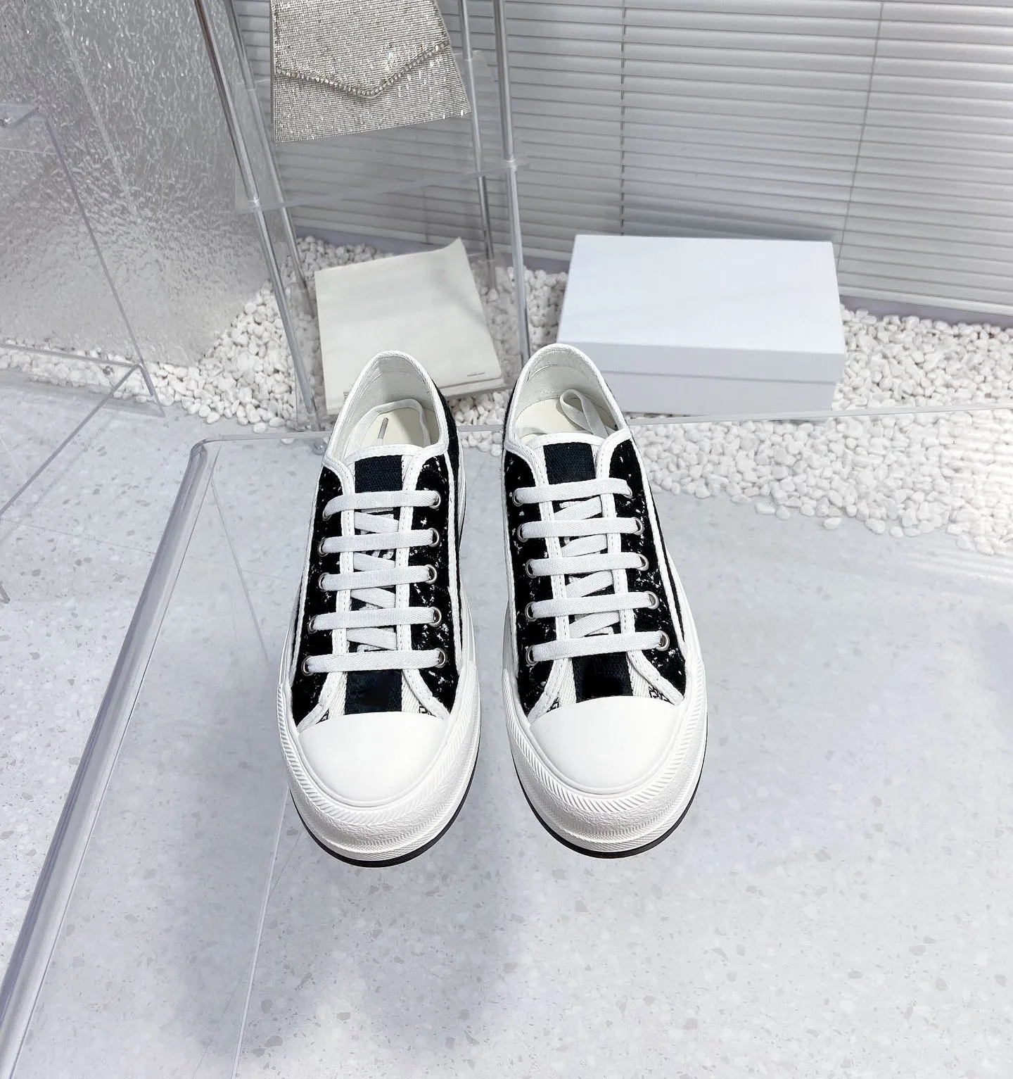 2024 Spring New Thick Sole Canvas Shoes Casual Single Shoes Academy Style Versatile Board Shoes