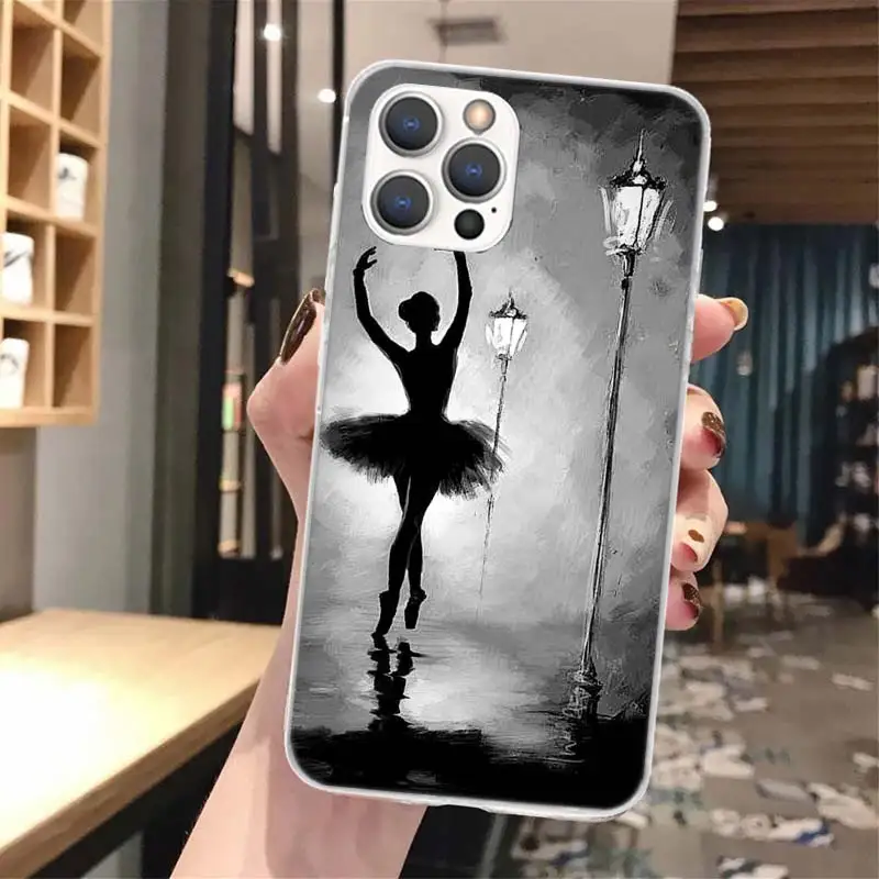 iPhoneアクセサリー urbansophistication iPhone 16 Ballerina The Puffer Case® - Ballerina | Urban Sophistication
