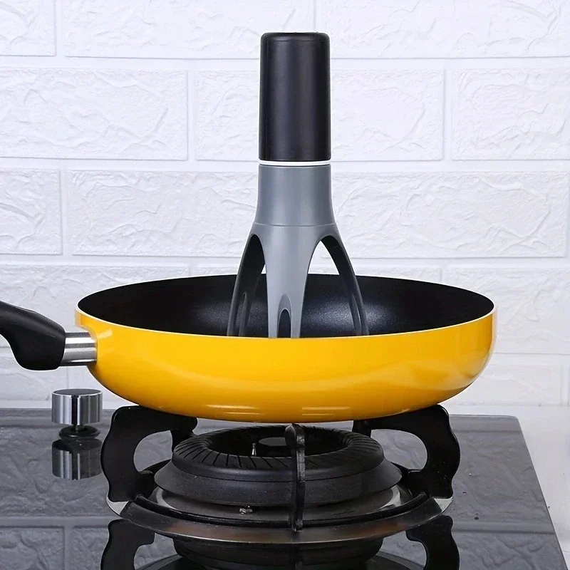 Kitchen tools: automatic triangle mixer, egg beater, food processor, mixer, handheld mixer using 2 pairs of 5 batteries 3