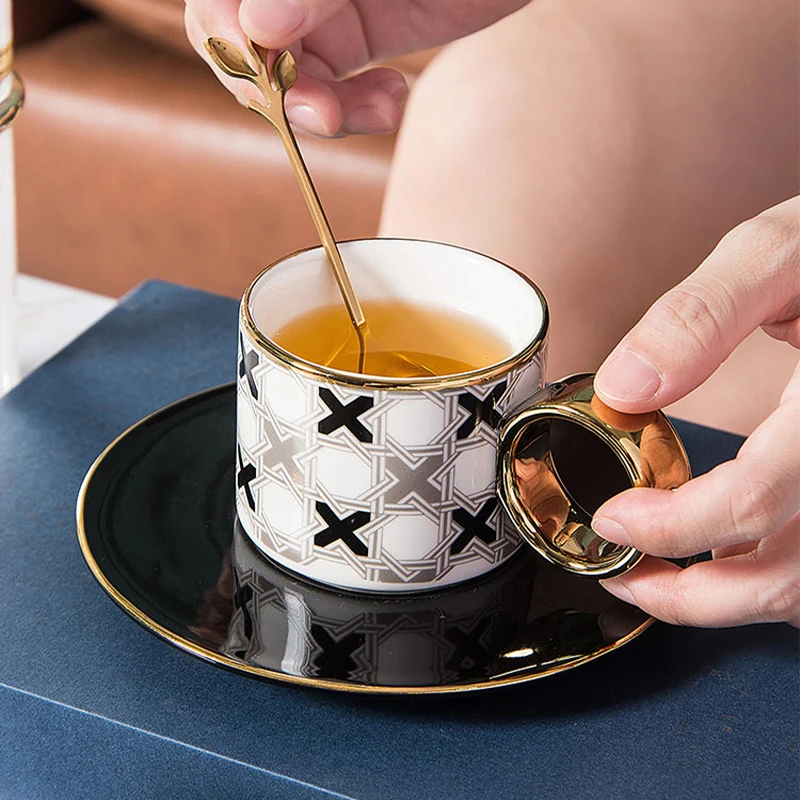 

150ml Nordic Creative Geometric Ceramic Coffee Cup Set Gold-painted Ceramic Coffee Mug With Spoon Office Tea Cup Home Milk Mug