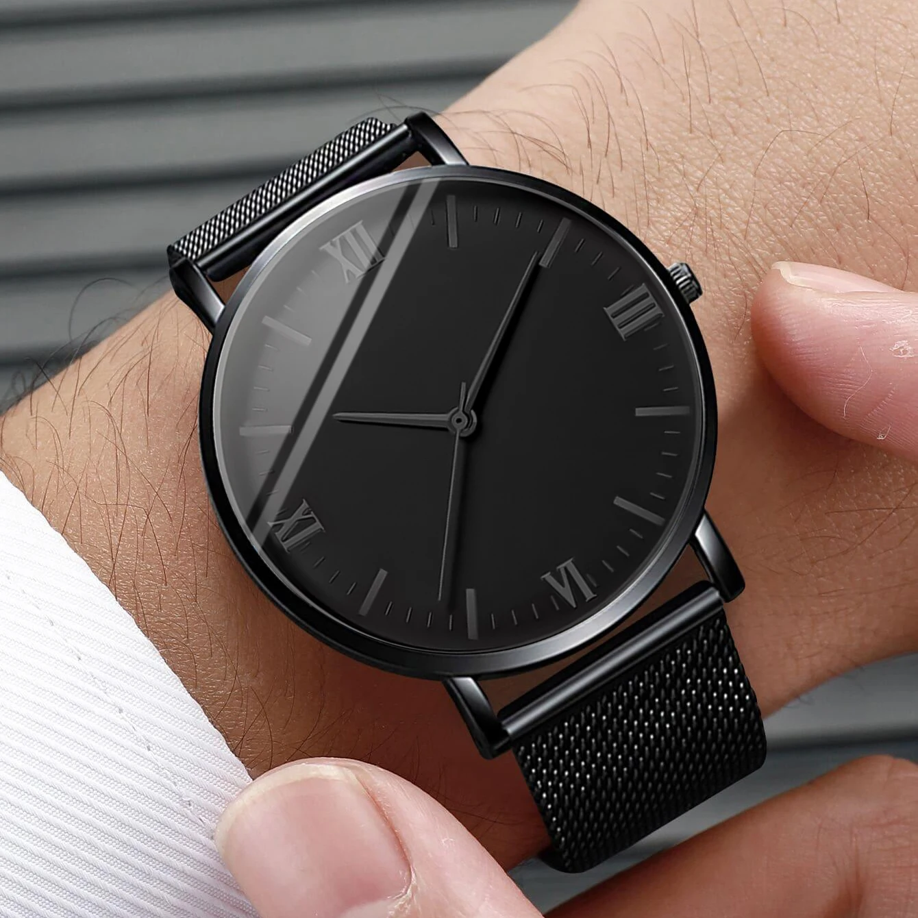 Fashion Men Mesh Band Quartz Watch with Beads Bracelet Black