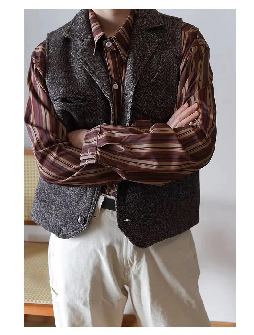 

Free shipping.High grade casual vest.Mens 65% wool waistcoat.British retro vest,Classic suit collar vest.Safari style