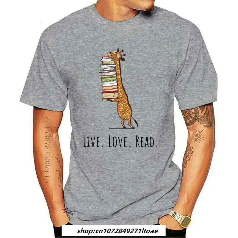 

2023 Funny Giraffe Holding A Stack Of Books Print T-Shirt Summer Vintage Women T-Shirt Kawaii Girl Casual Tops Women Tees