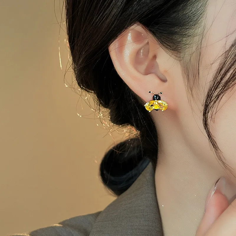 Cute Bee Earrings for Women Girls Luxury Design Gold Color Earrings Wedding Party Jewelry Gift