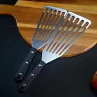 Spatule à poisson et retourneur de Steak en acier inoxydable, spatule à frire domestique avec trous de Drainage, ustensile de cuisine 2