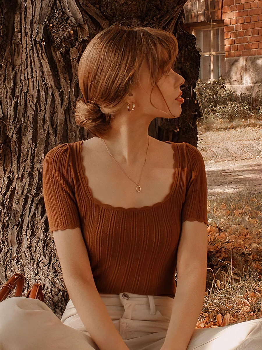 

Необычная трикотажная футболка, женская одежда на лето 2022, элегантный трикотажный топ с коротким рукавом и квадратным вырезом, привлекательная футболка, женская футболка