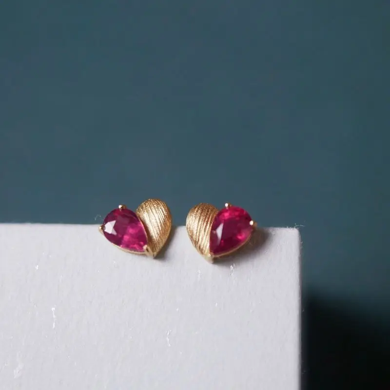 

Luxury High Fashion 925 Silver Set 0.2ct Ruby Heart Shape Ear Stud Basic Tiny Simple Earring Custom 14k Gold Gemstone Jewellery