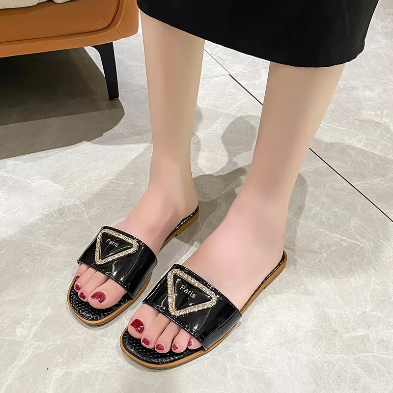 

Женские летние шлепанцы, пляжные сандалии на квадратном каблуке, легкие модные шлепанцы с кристаллами, 2023