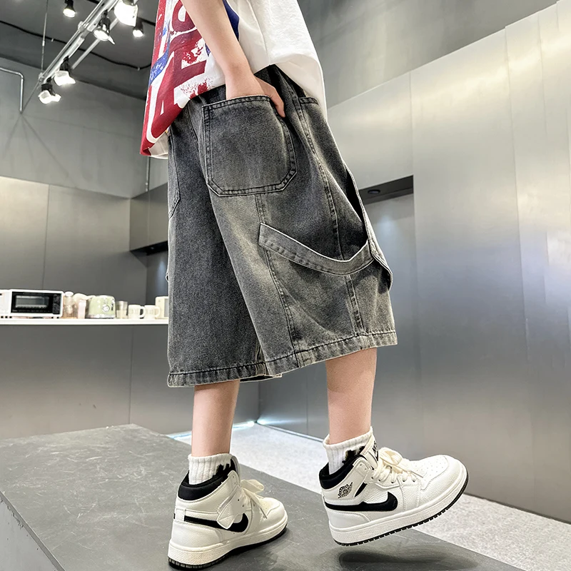 새로운 디자인 여름 소년 데님 반바지 솔리드 그레이 컬러 패션 스플라이싱 백 핸섬 무릎 길이 바지 어린이 세련된 하의