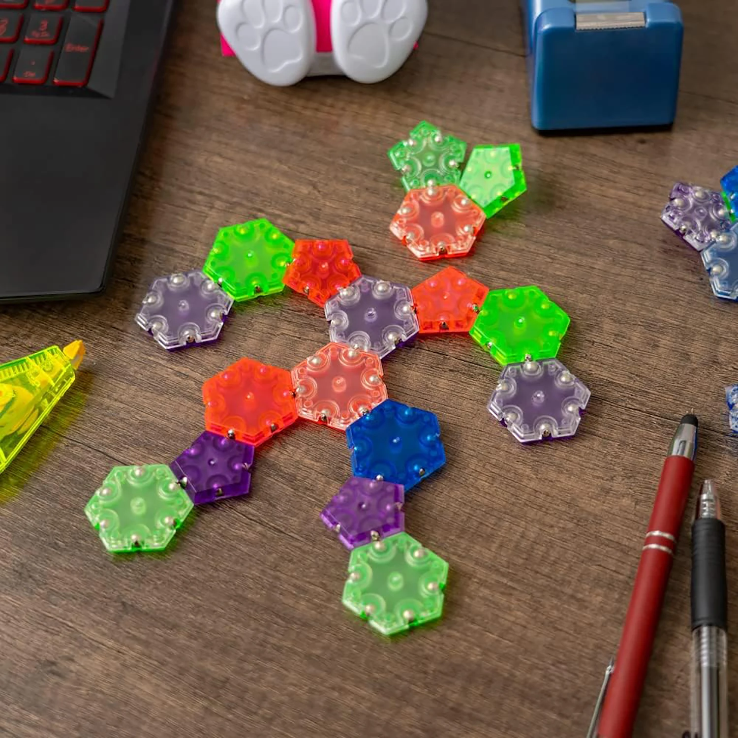 Pressure reducing ball pentagonal puzzle pressure reducing toy DIY multifunctional assembly block 12 colored random blocks