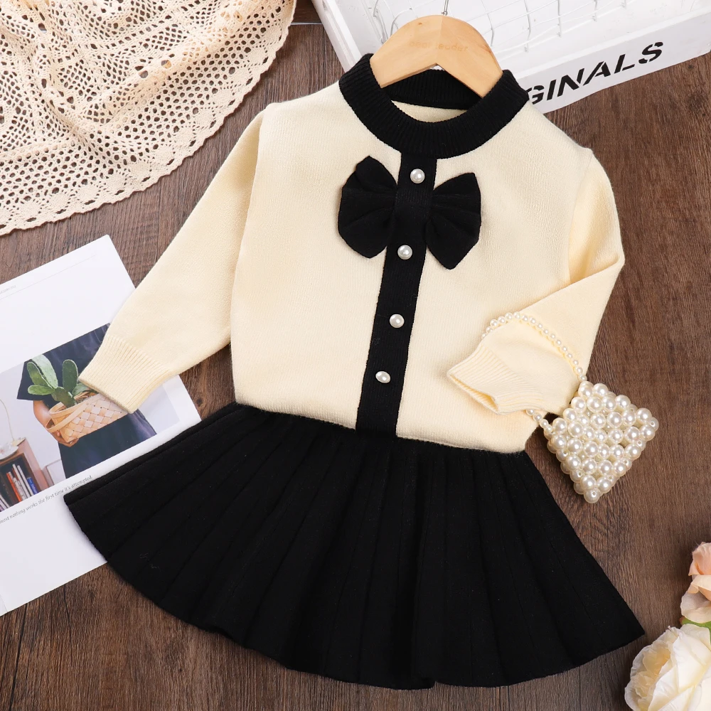 

Menoea Girls' Sweater Set 2023 Autumn/Winter New Girls' Round Neck Bow Pearl Button Top+Pleated Skirt Two Piece Knit Set