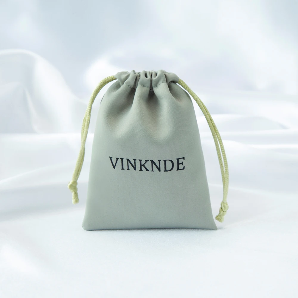 50 Stück personalisierte Seidenbeutel mit Logo und Namen, Satin-Geschenkbeutel für Hochzeiten, Süßigkeiten, Kosmetik, Make-up und Wimpern – Detail 24