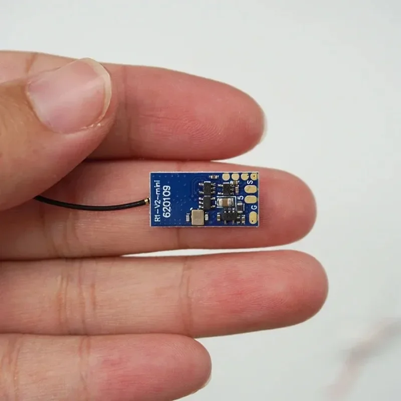 Installation du récepteur Jumper R1 V2 Mini 2.4GHz 16CH ELRS pour drone FPV sur un châssis de drone