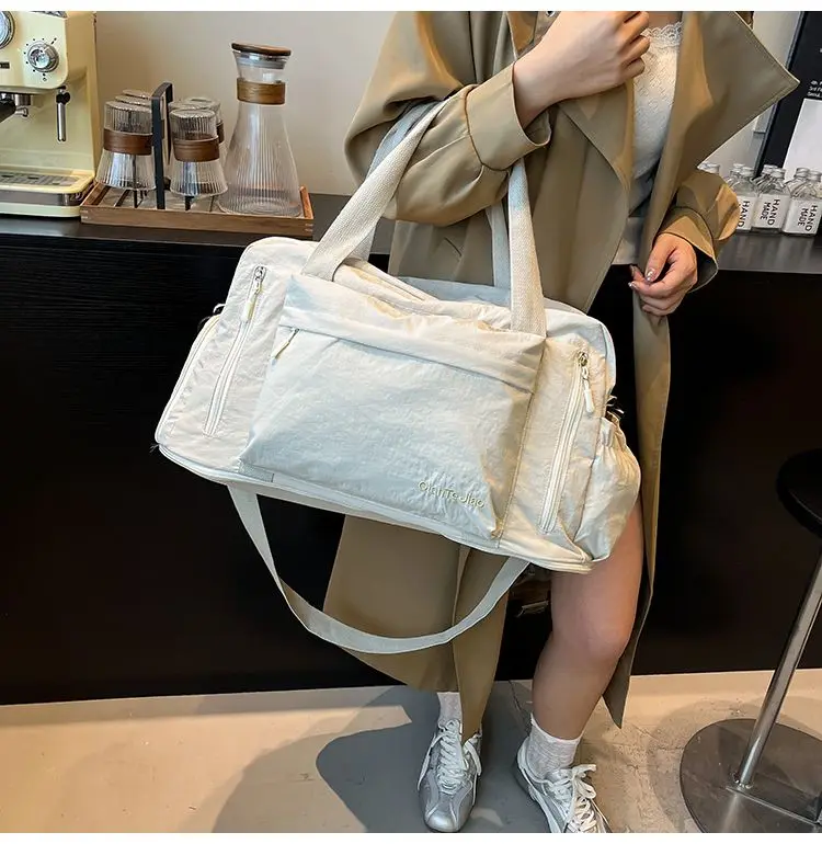 Large-Capacity Travel Tote Bag description 27