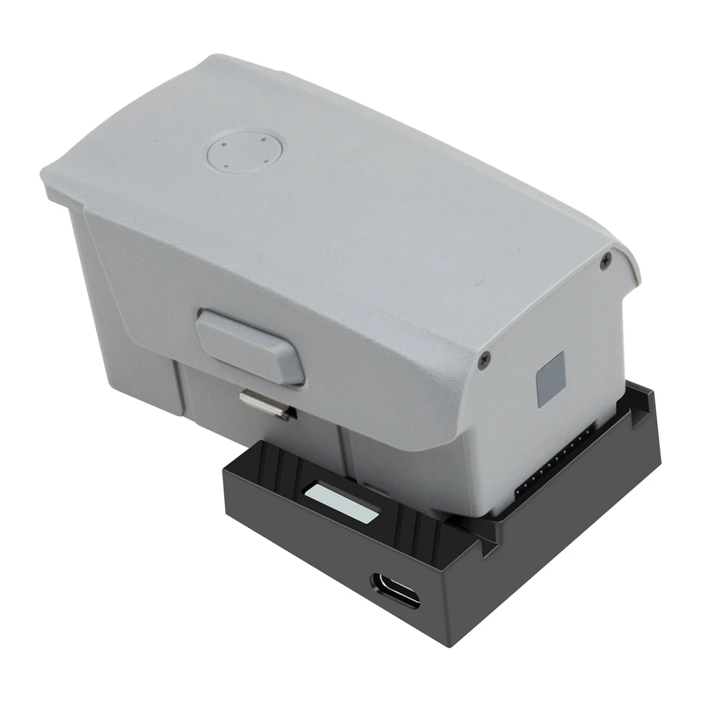 Chargeur rapide pour DJI Mavic Air 2 et Air 2S branché sur une prise, prêt à recharger la batterie.