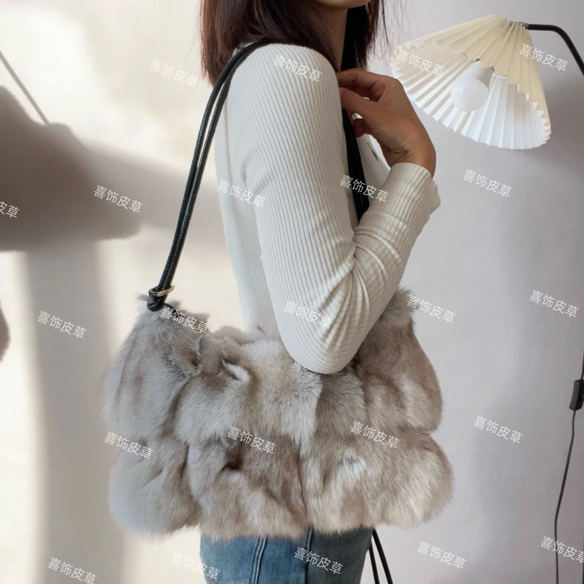 Ladies Genuine Fox Fur Handbag Single Mesenger Bags Women Natural Fox Fur Tote Bag For Woman Winter Fuzzy Fluffy Shoulder Bags