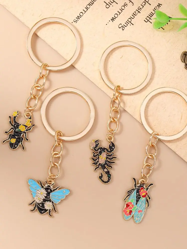 Aihua Niedlicher Insekten-Schlüsselanhänger (Zikaden, Skorpione, Bienen) für Damen, Panda-Schlüsselring, Handtaschenanhänger, Schmuck, Geschenke, Schmuckstücke – Detail 1