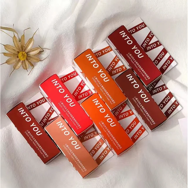 Batom INTO YOU LIP MUD: Transformação Dupla para Lábios e Bochechas