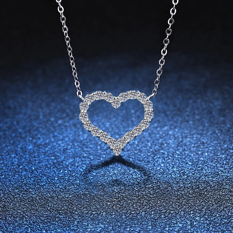 Korean Fashion Necklace for Women Heart Shaped Zircon Necklace Pendant Temperament Clavicle Chain Birthday Party Jewelry Gift