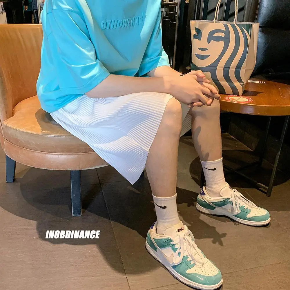 Summer Elegant Fashion Harajuku Slim Fit Ropa Hombre Loose Casual All Match Sports Shorts Solid Pockets Ice Shreds Trousers