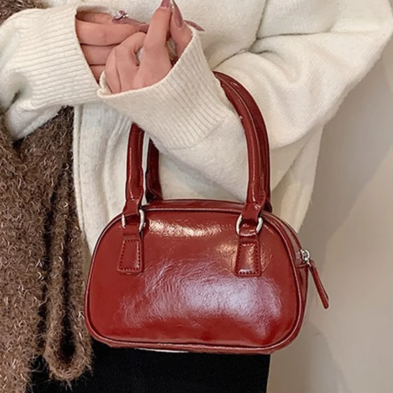 High-End Texture Retro Small Bag 2026 New Women's Bag Autumn and Winter Popular Popular Messenger Bag Portable Square Sling Bags