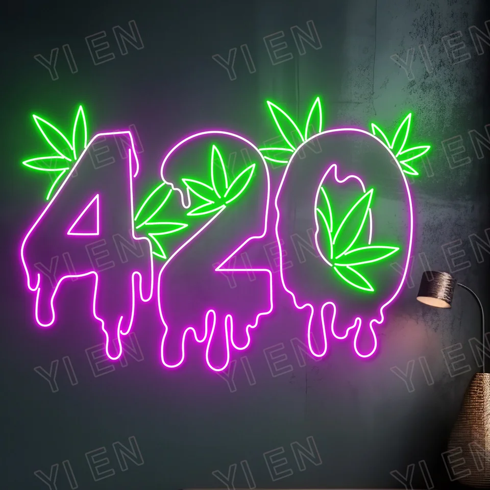 アメリカンピンナップガール　ストリップ　ネオンライト it-65e98ce9c822c-1200.jpg