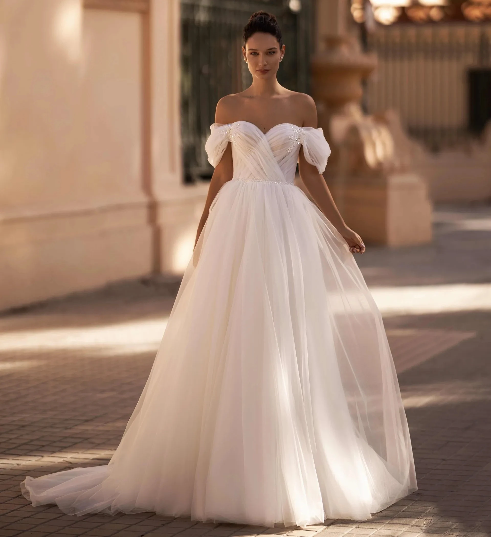 

Romantic A Line Wedding Dresses for Bride Off Shoulder Appliqued Bridal Gowns Sexy Sweetheart Sweep Train Vestidos De Mariee