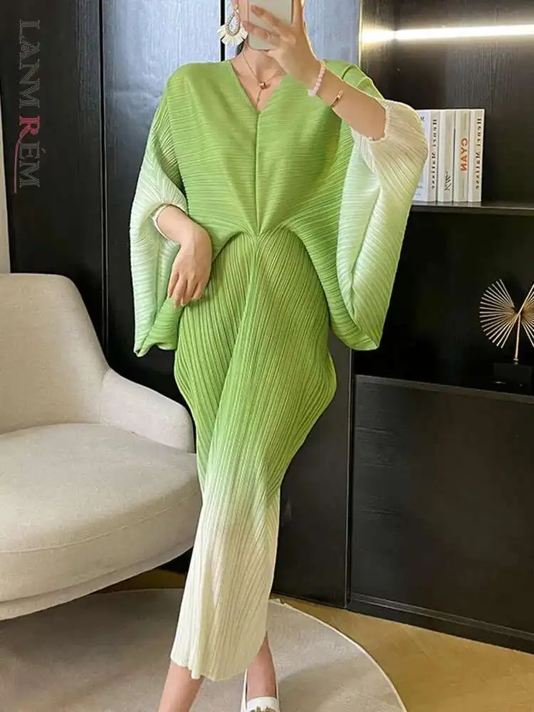 LANMREM Women's Gradient Pleated Dress V-neck Bat-sleeve Elegant Long Dresses Fashion Causal 2025 Summer New Clothing 2DE171