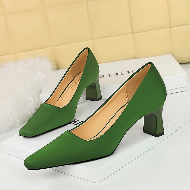 

ZOOKERLIN Pointed Thick Heels Genuine Leather Woman Shoes Solid Color Slip On Women's Pumps Summer New Simple Dress Party Shoes