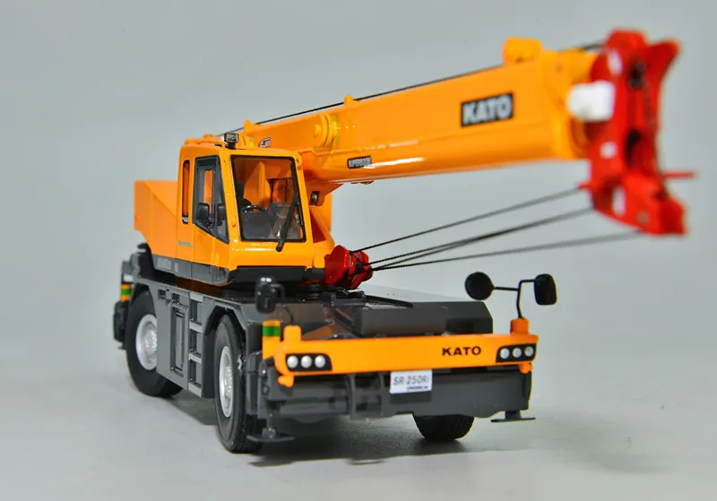 33R-012 1/50 加藤 クレーン車 SR-250Ri ROUGHTER Amazon.co.jp: 33R-012 150 加藤 クレーン車 SR-250Ri ROUGHTER : おもちゃ