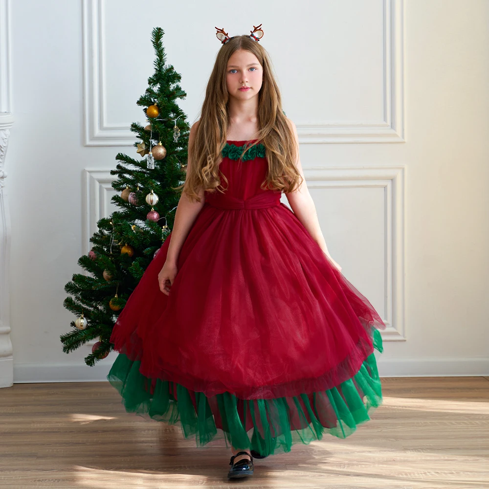 Red and Green Christmas Outfit Girl: The Perfect Holiday Dress That  Actually Fits, Flatters, and Lasts Through the Season