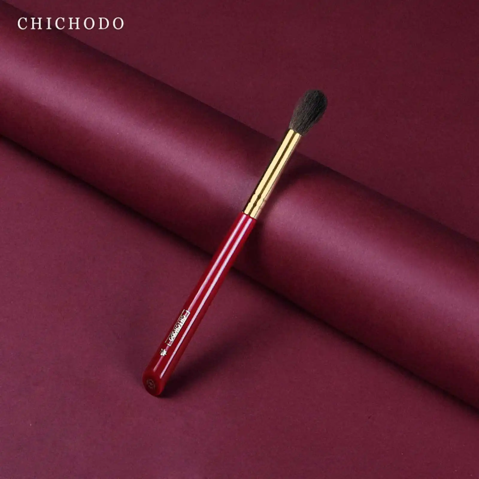 CHICHODO, 고급 메이크업 브러시, 얼굴 하이라이트 브러시, 동물 털로 만든 고품질 소프트 브러시-레드 로즈 시리즈 015