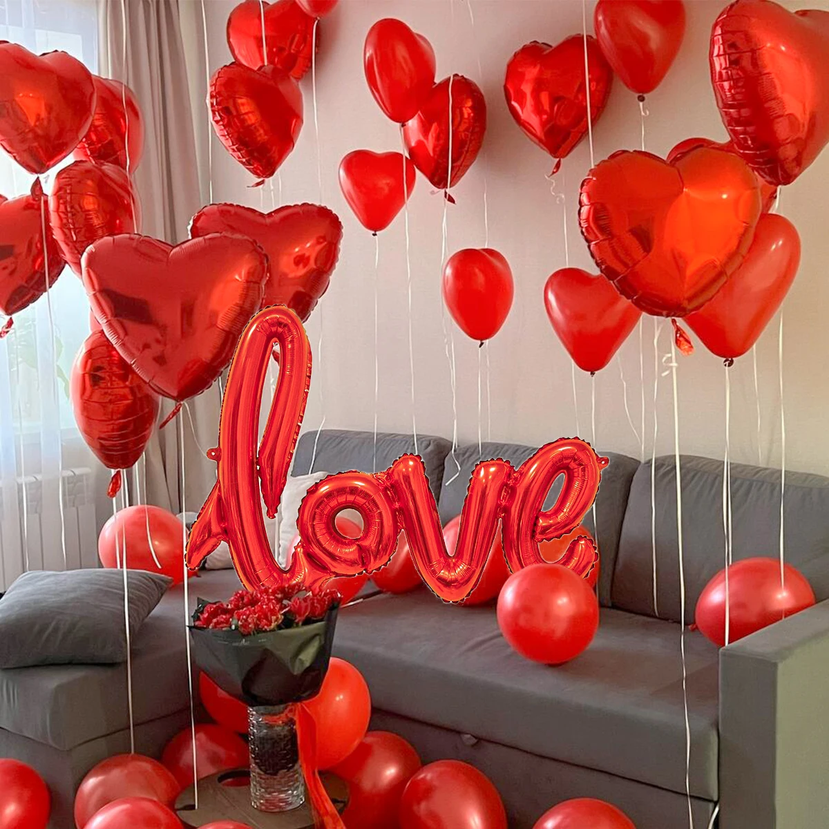 thumbnail image 4 of Juego de 407 globos con letras "Love" rojas, globos con forma de corazón de 18 pulgadas con pétalos de rosa para fiestas de San Valentín, decoración de aniversario, 4 of 6