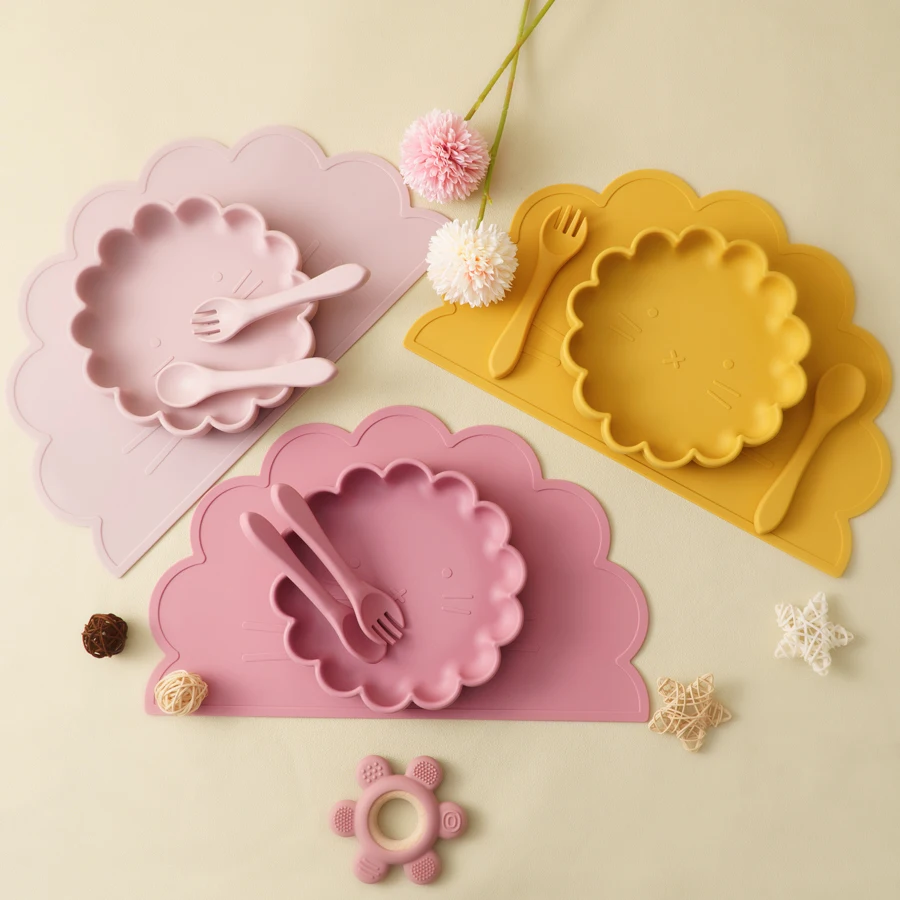 4PCS Baby Silicone Dinner Set Cute Lion Shape Placemat Suction Plate Toddler Utensils Soft Baby Stuff Portable Baby Tableware 2