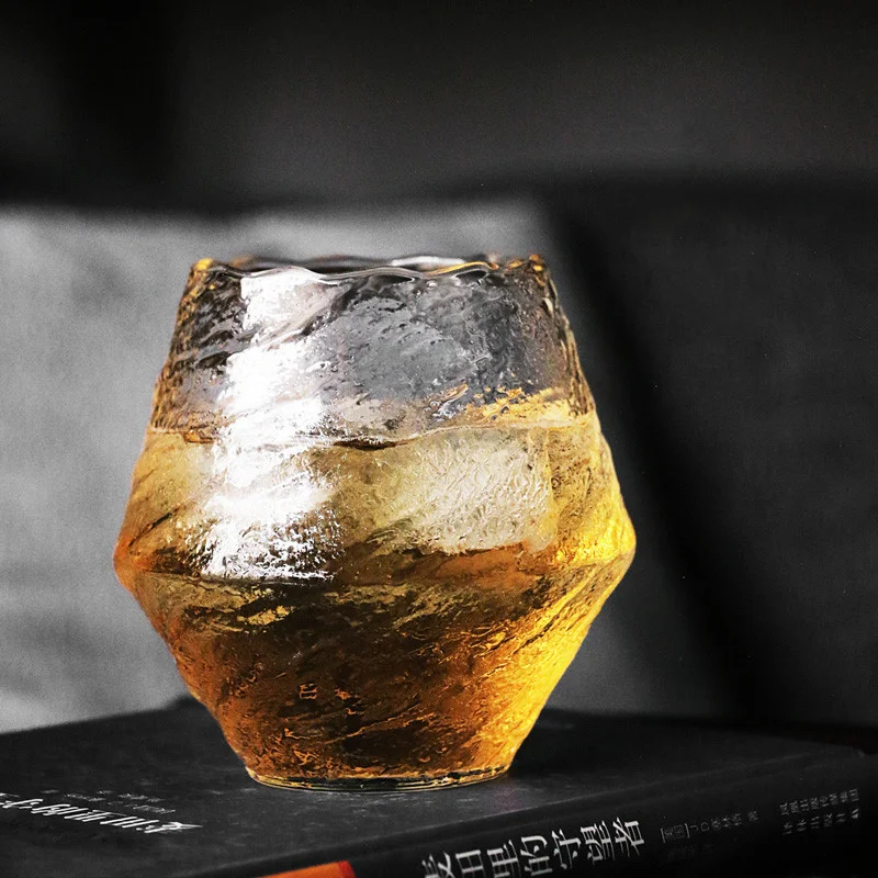 Whiskey Glass Drinking Glasses Set Japanese Style Wine Glass Snowflakes Falling Whiskey Tumbler Hammer Pattern Whisky Cup XO Brandy Drinking Glasses Water Glass